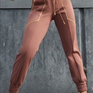 Fabletics Liza Koshy Iris Sweatpants / Joggers M